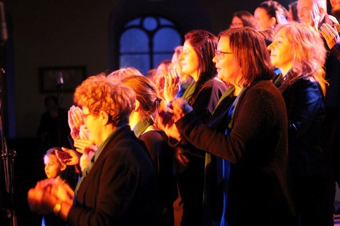 Bielski Chór Gospel dla Zimbabwe w kościele ewangelickim w Starym Bielsku