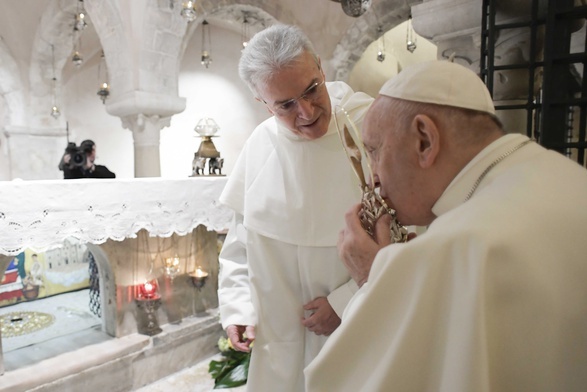 Papież: Rany Chrystusa w ofiarach wojen, przemocy, katastrof ekologicznych