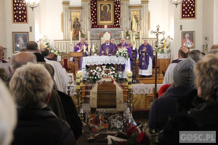 Ostatnie pożegnanie śp. ks. Andrzeja Tarabuły