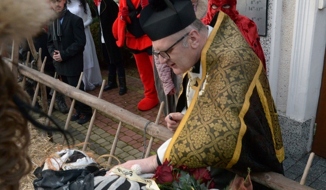 Zanim ks. Grzegorz Wójcik podpisał akt zgonu, osobiście przekonał się, że naprawdę Śmierć nie żyje.