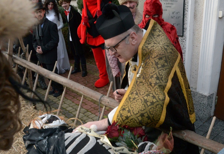 Zanim ks. Grzegorz Wójcik podpisał akt zgonu, osobiście przekonał się, że naprawdę Śmierć nie żyje.