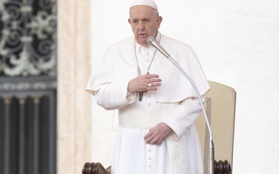 Papież wyraził bliskość z chorymi na koronawirusa