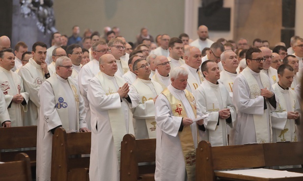 Rusza tydzień bezustannej modlitwy za księży - zapisz się!