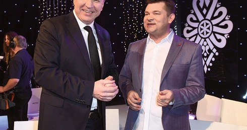Prezes TVP Jacek Kurski i największa gwiazda telewizji publicznej, Zenon Martyniuk.