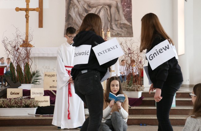 Rekolekcje szkolne u Matki Odkupiciela