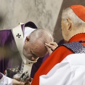 Franciszek: Popiół na naszych głowach przypomina nam o drodze od życia do prochu i od prochu do życia