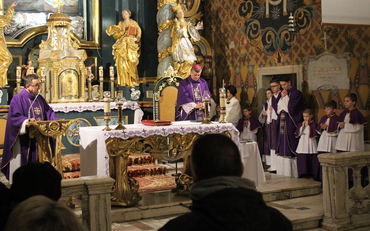 Środa Popielcowa w konkatedrze Narodzenia NMP w Żywcu