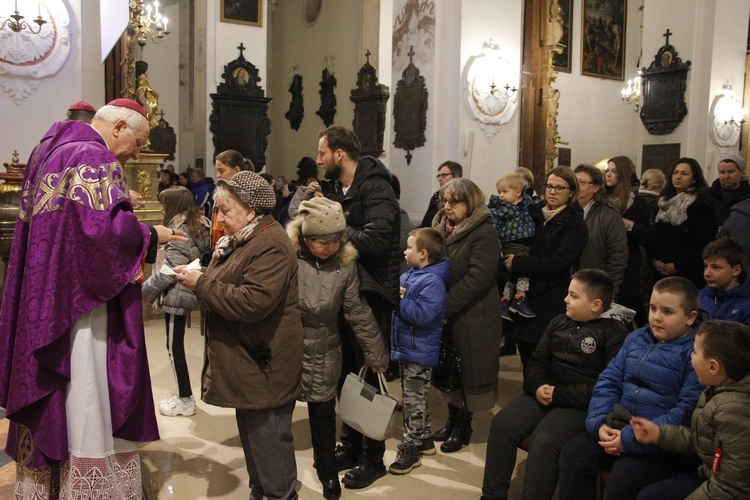 Środa Popielcowa w łowickiej katedrze