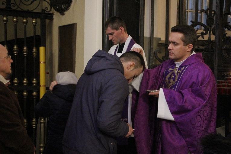 Środa Popielcowa w łowickiej katedrze