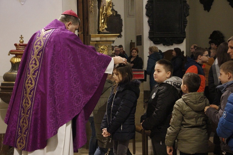 Środa Popielcowa w łowickiej katedrze