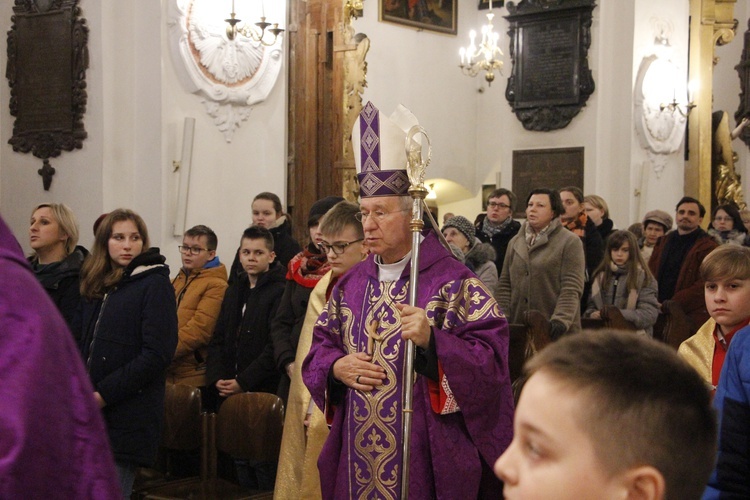 Środa Popielcowa w łowickiej katedrze