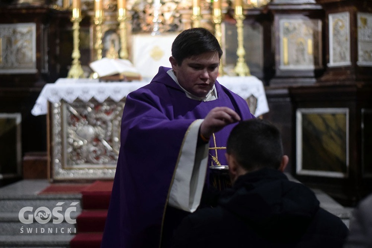 Procesja pokutna i Msza św. z obrzędem posypania głów popiołem