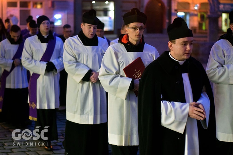 Procesja pokutna i Msza św. z obrzędem posypania głów popiołem