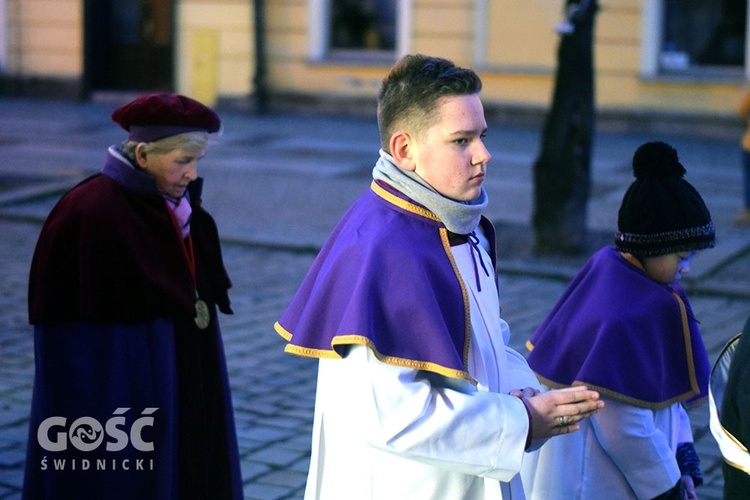 Procesja pokutna i Msza św. z obrzędem posypania głów popiołem