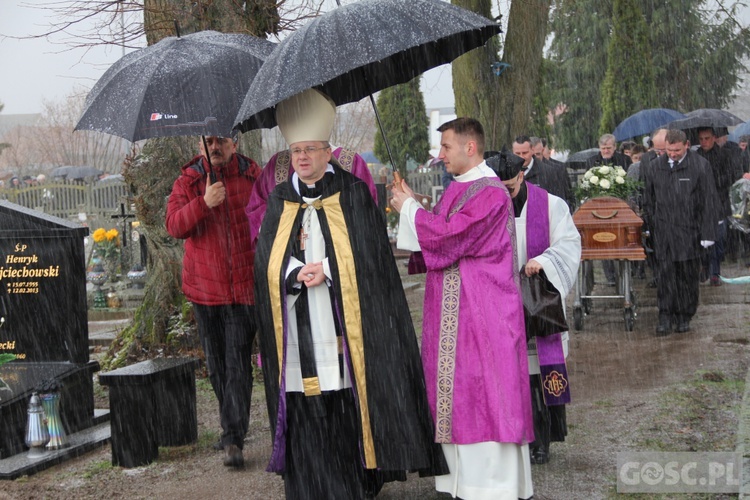 Ostatnie pożegnanie ks. Zbigniewa Cieszkowskiego w Trzebiszewie