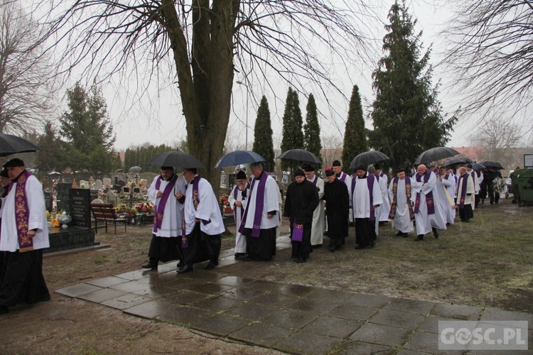 Ostatnie pożegnanie ks. Zbigniewa Cieszkowskiego w Trzebiszewie