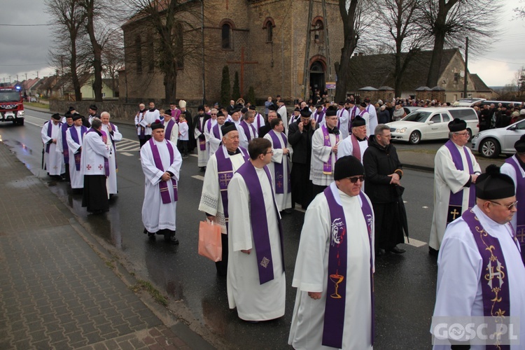 Ostatnie pożegnanie ks. Zbigniewa Cieszkowskiego w Trzebiszewie