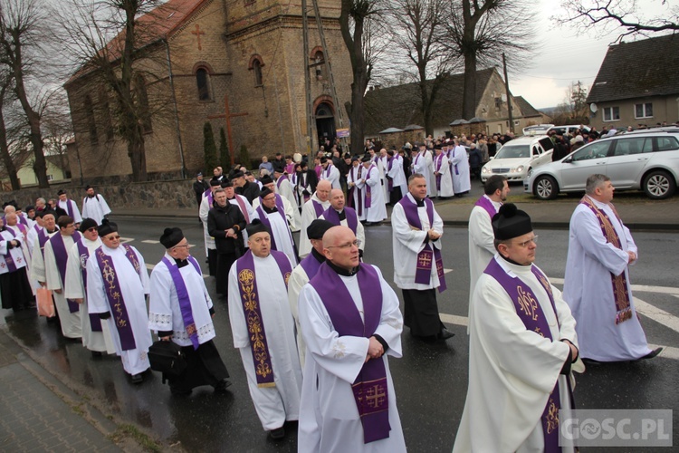 Ostatnie pożegnanie ks. Zbigniewa Cieszkowskiego w Trzebiszewie