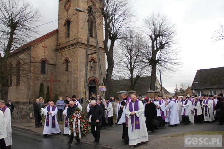 Ostatnie pożegnanie ks. Zbigniewa Cieszkowskiego w Trzebiszewie