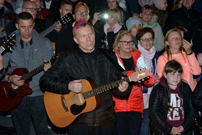 5 lat biskupiej posługi w obiektywie "Gościa Radomskiego AVE"