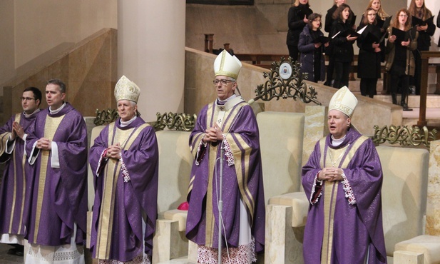 Katowice. Abp Skworc przewodniczył Mszy o beatyfikację sługi Bożego ks. Franciszka Blachnickiego