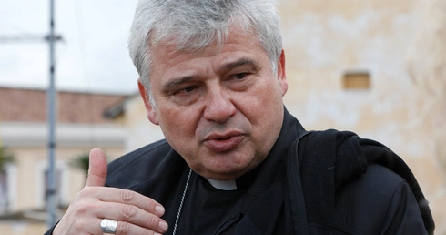 Kard. Krajewski: Koronawirus sprawia, że jesteśmy za życiem 