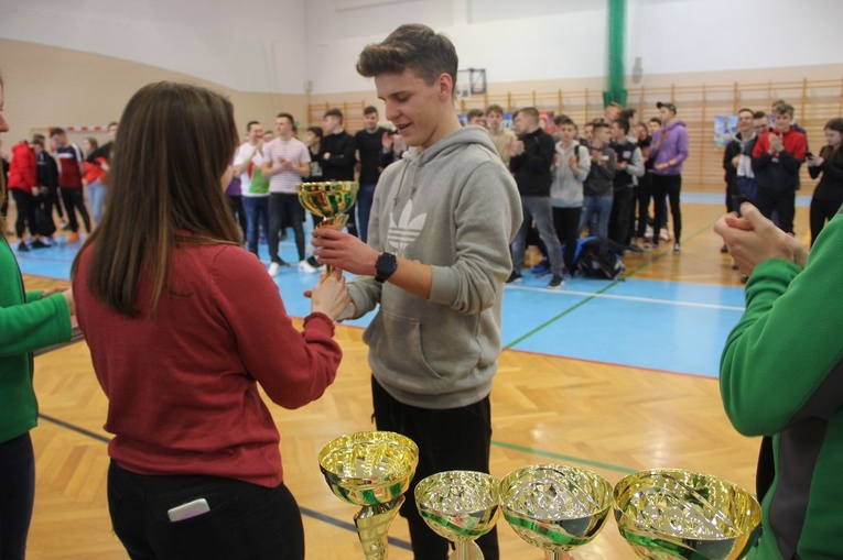 Ciężkowice. Finał XX Turnieju Piłki Halowej KSM DT