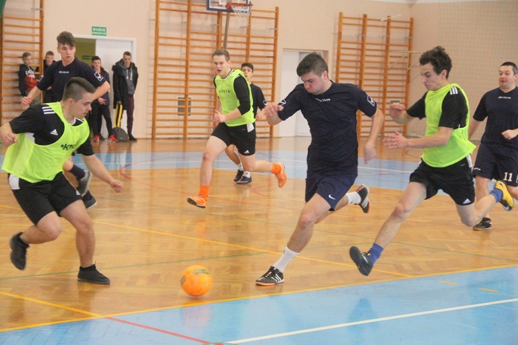 Ciężkowice. Finał XX Turnieju Piłki Halowej KSM DT