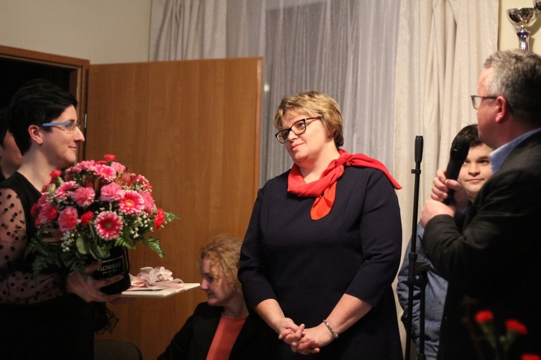 Pustków-Osiedle. Promocja książki Agnieszki Kani "Szukając sensu - drogi krzyżowe ścieżkami życia"