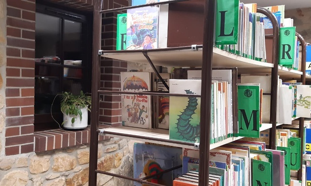 Ruda Śląska. Czytaj i zwiedzaj, czyli biblioteka na terenie osiedla Ficinus