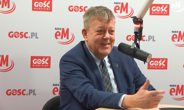 Dr Tadeusz Urban: Dobrze, że to lekarze będą decydowali w sprawach osób zakażonych COVID-19