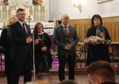 W imieniu fundacji nagrodę oraz gratulacje od Jerzego Zawodnika odebrała inicjatorka festiwalu Ewa Gęga-Ossowska (z prawej). Obok stoją Paweł Puton, Marta Trojanowska i Grażyna Kuncewicz.