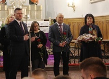 W imieniu fundacji nagrodę oraz gratulacje od Jerzego Zawodnika odebrała inicjatorka festiwalu Ewa Gęga-Ossowska (z prawej). Obok stoją Paweł Puton, Marta Trojanowska i Grażyna Kuncewicz.