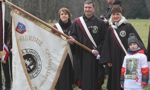 Tropem Wilczym pobiegli także członkowie Bractwa św. Jana Kantego z Kęt