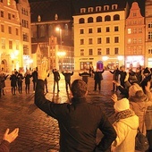 Ruch „Katolicy na Ulicy” jest inicjatorem także innych dzieł, między innymi Weekendu Ewangelizacyjnego „Ochrzczeni Ogniem”, którego 3. edycja odbywać się będzie  od 19 do 21 czerwca.