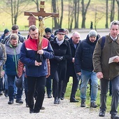 Droga Krzyżowa w plenerze.