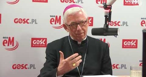 Abp Wiktor Skworc: Cieszy, że wobec zagrożenia koronawirusem politycy tworzą wspólny front.