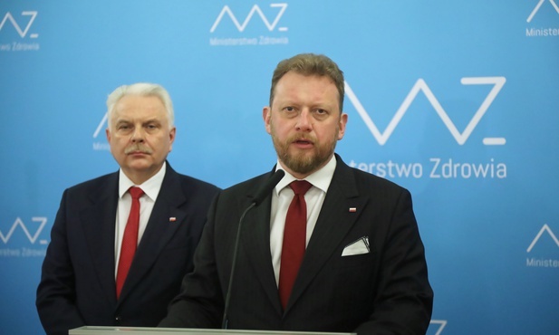 Jaki jest stan czterech kolejnych osób zakażonych koronawirusem?