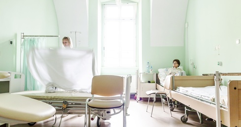 Koronawirus na Dolnym Śląsku. Kary za łamanie zakazu odwiedzin w szpitalach 