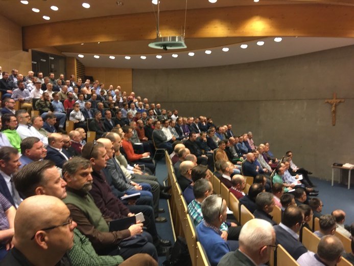 Kurs dla nadzwyczajnych szafarzy Koumnii św. 