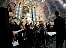 Posługa chóru rozpoczyna się od liturgii Wielkiego Czwartku.