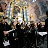 Posługa chóru rozpoczyna się od liturgii Wielkiego Czwartku.