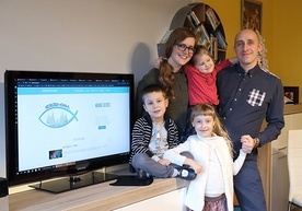 Gabryś, mama Marta, Łucja,  tata Daniel  i Aurelka 