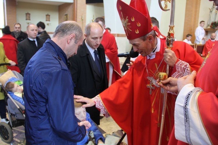 Bierzmowanie w parafii św. Jana Pawła II w Nowym Sączu