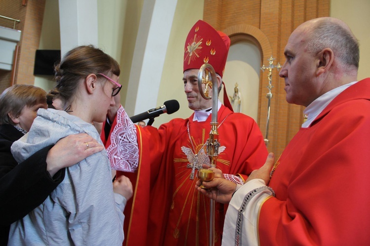 Bierzmowanie w parafii św. Jana Pawła II w Nowym Sączu