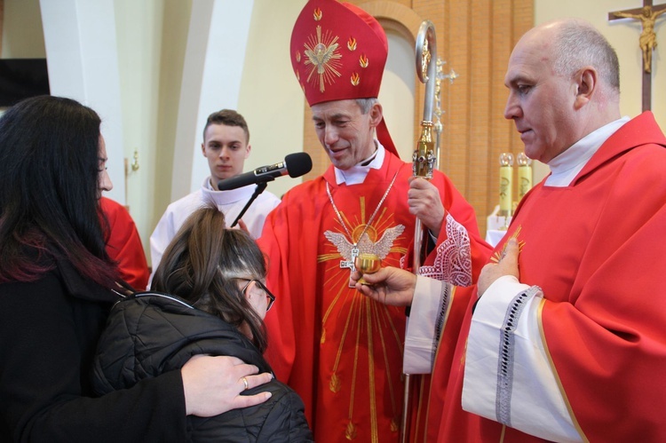 Bierzmowanie w parafii św. Jana Pawła II w Nowym Sączu