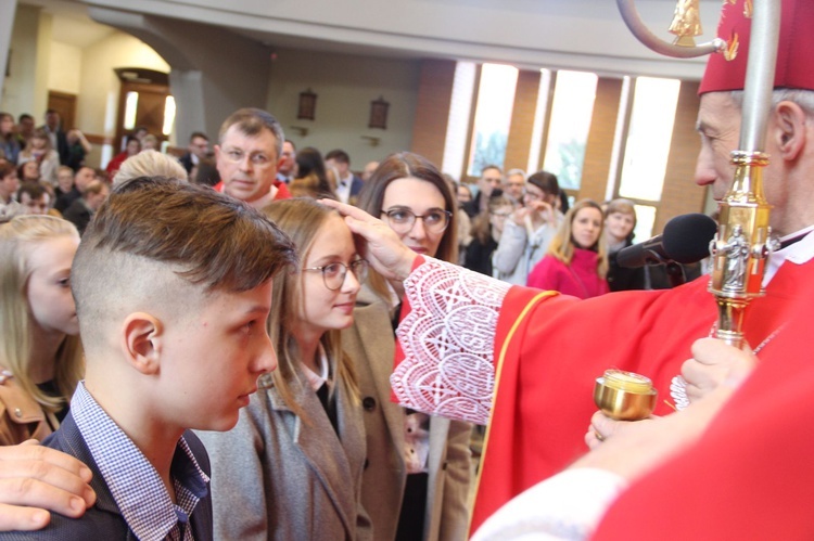 Bierzmowanie w parafii św. Jana Pawła II w Nowym Sączu