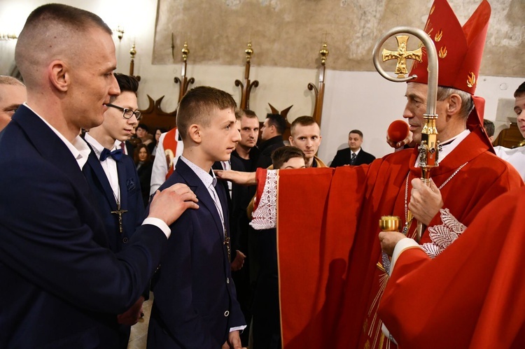 Bierzmowanie w sądeckiej bazylice