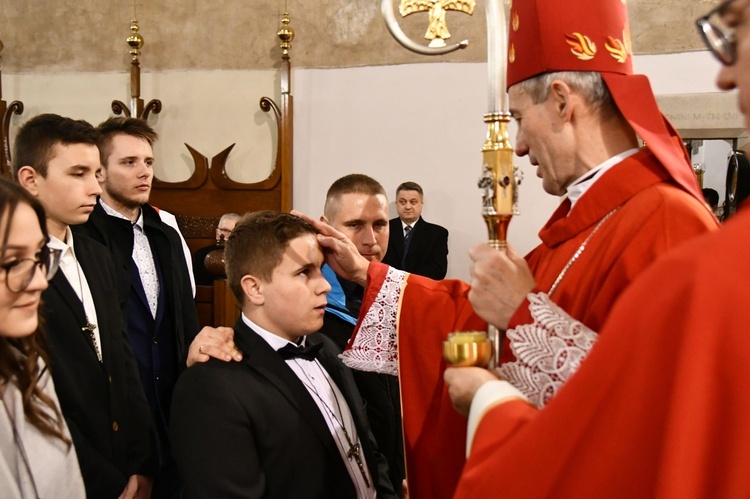 Bierzmowanie w sądeckiej bazylice