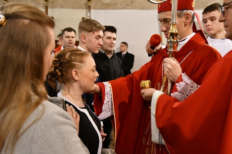 Bierzmowanie w sądeckiej bazylice